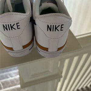 New no tags Court Lrgacy leather